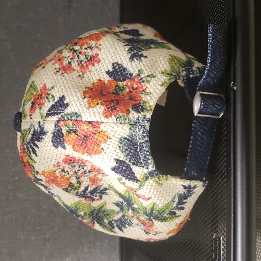 Hat - Picture 2 of 3